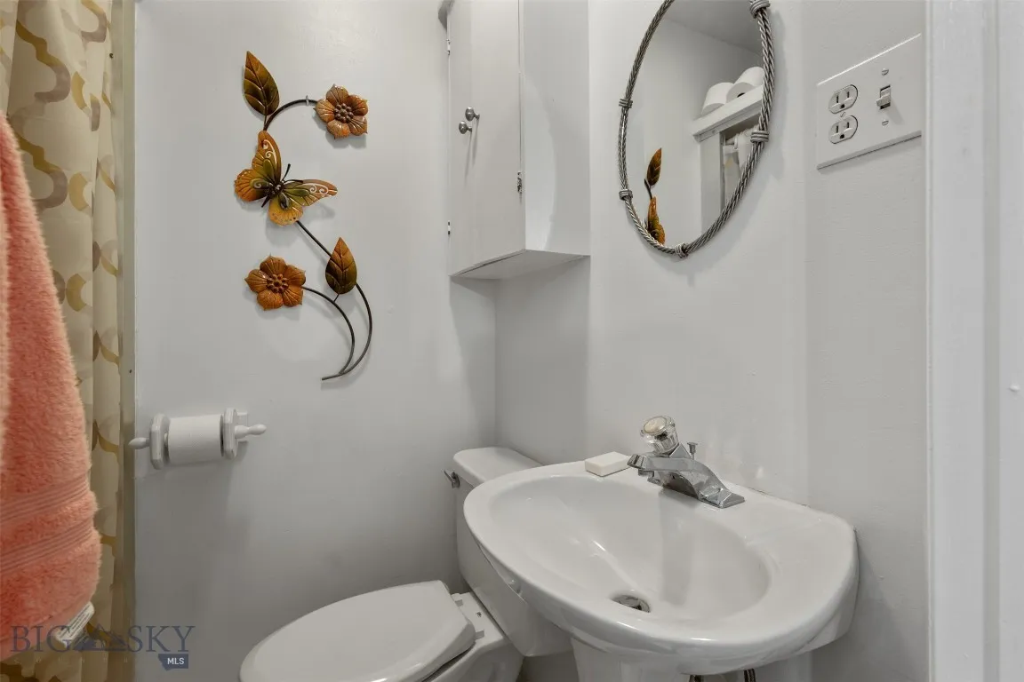16 N White Street, Anaconda, Montana 59711, Anaconda, Montana 59711, 4 Bedrooms Bedrooms, ,1 BathroomBathrooms,Residential,For Sale,16 N White Street, Anaconda, Montana 59711,403163