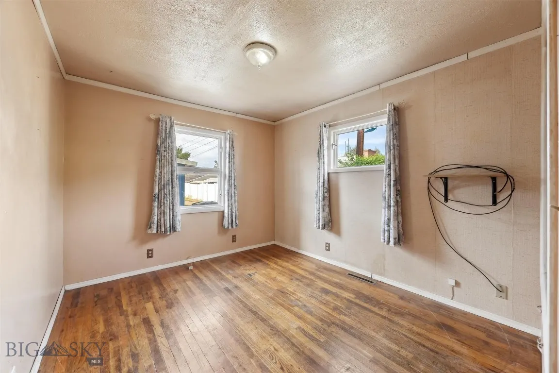 2009 Thornton Avenue, Butte, Montana 59701, Butte, Montana 59701, 6 Bedrooms Bedrooms, ,3 BathroomsBathrooms,Residential,For Sale,2009 Thornton Avenue, Butte, Montana 59701,403188