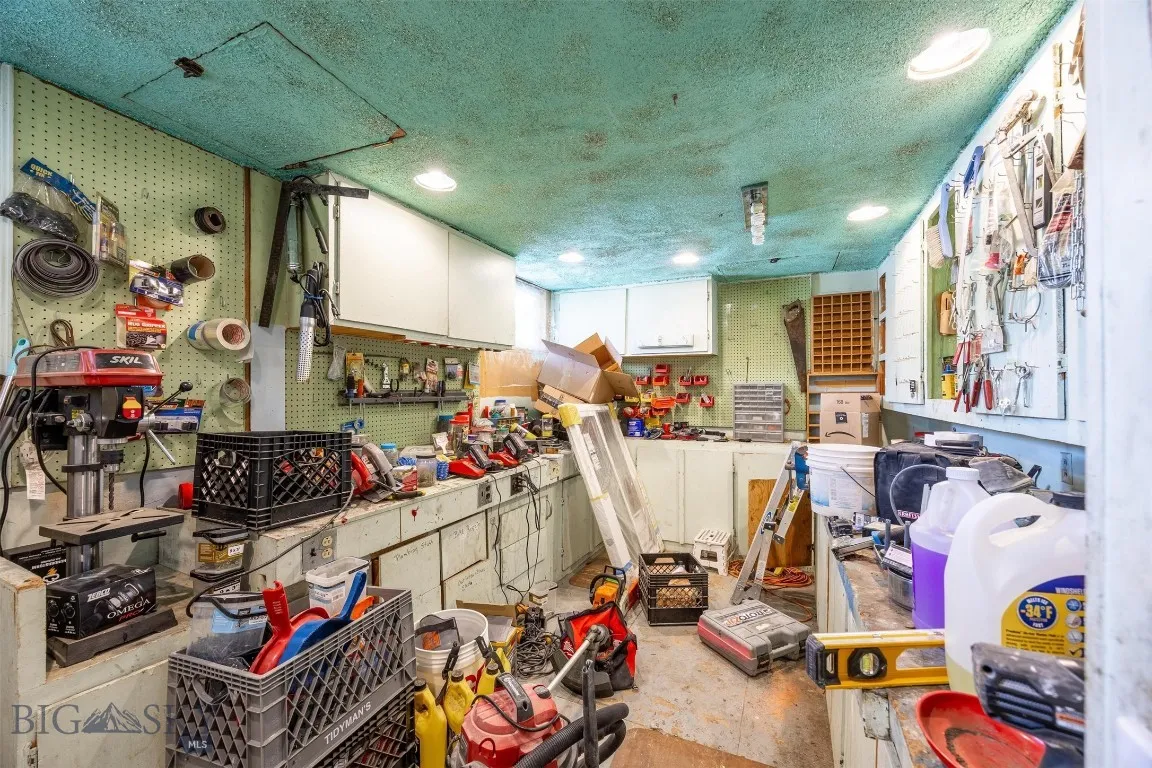 2009 Thornton Avenue, Butte, Montana 59701, Butte, Montana 59701, 6 Bedrooms Bedrooms, ,3 BathroomsBathrooms,Residential,For Sale,2009 Thornton Avenue, Butte, Montana 59701,403188