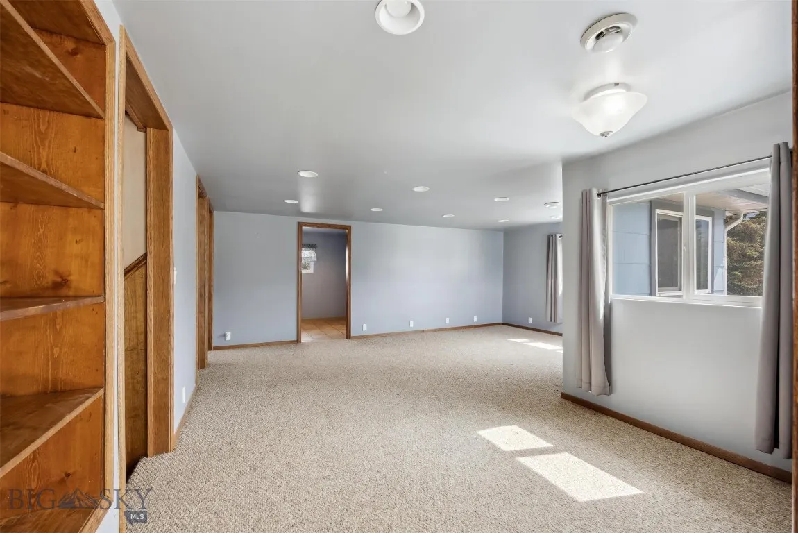 2009 Thornton Avenue, Butte, Montana 59701, Butte, Montana 59701, 6 Bedrooms Bedrooms, ,3 BathroomsBathrooms,Residential,For Sale,2009 Thornton Avenue, Butte, Montana 59701,403188