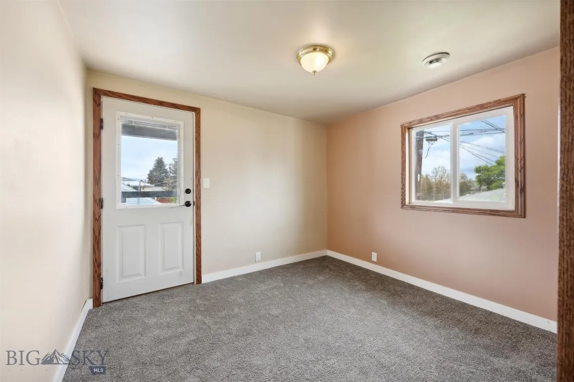 2009 Thornton Avenue, Butte, Montana 59701, Butte, Montana 59701, 6 Bedrooms Bedrooms, ,3 BathroomsBathrooms,Residential,For Sale,2009 Thornton Avenue, Butte, Montana 59701,403188