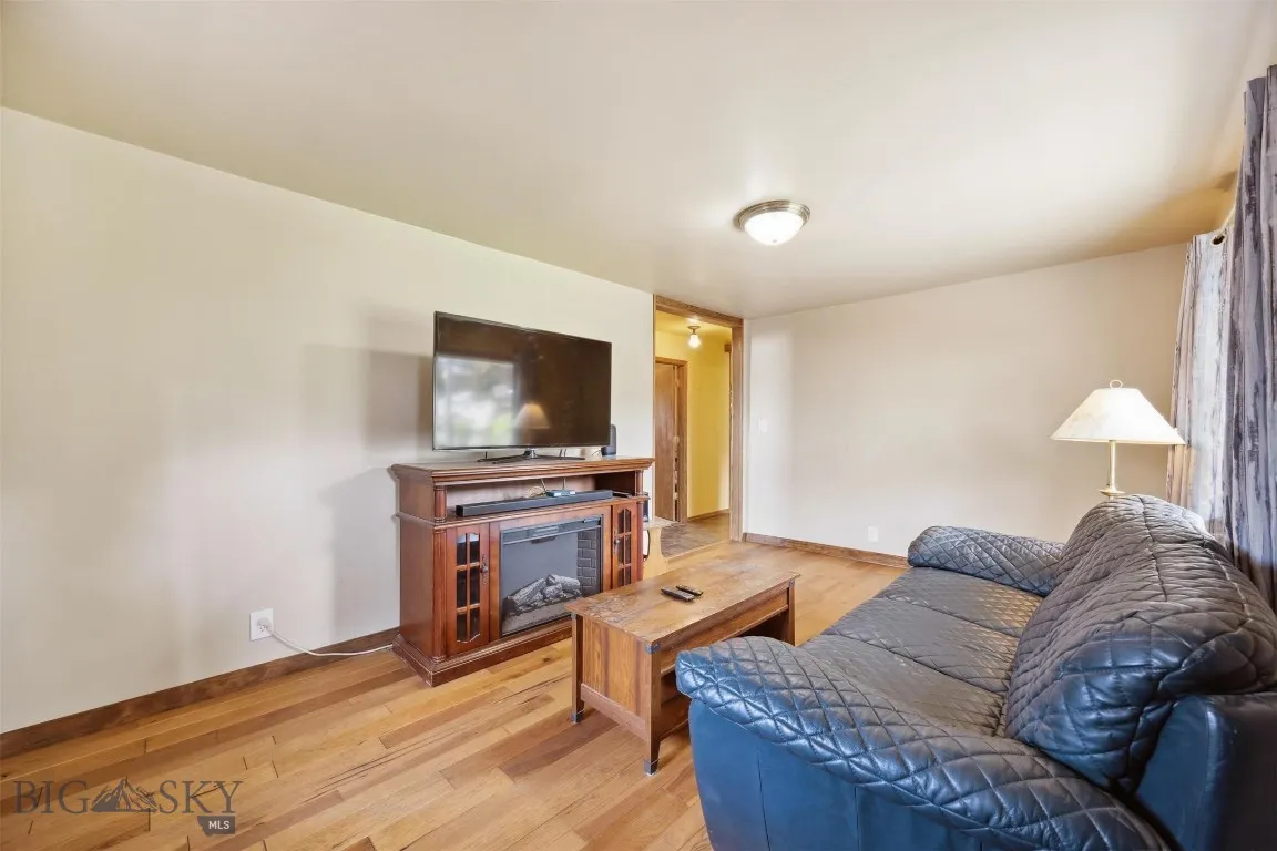 2009 Thornton Avenue, Butte, Montana 59701, Butte, Montana 59701, 6 Bedrooms Bedrooms, ,3 BathroomsBathrooms,Residential,For Sale,2009 Thornton Avenue, Butte, Montana 59701,403188