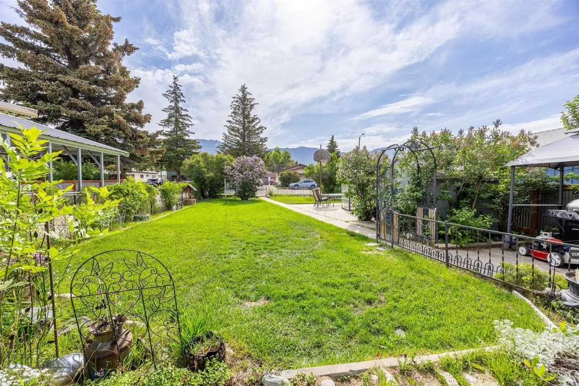 2009 Thornton Avenue, Butte, Montana 59701, Butte, Montana 59701, 6 Bedrooms Bedrooms, ,3 BathroomsBathrooms,Residential,For Sale,2009 Thornton Avenue, Butte, Montana 59701,403188