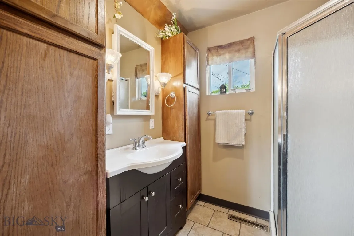 2009 Thornton Avenue, Butte, Montana 59701, Butte, Montana 59701, 6 Bedrooms Bedrooms, ,3 BathroomsBathrooms,Residential,For Sale,2009 Thornton Avenue, Butte, Montana 59701,403188
