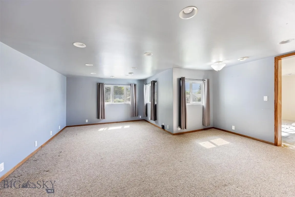 2009 Thornton Avenue, Butte, Montana 59701, Butte, Montana 59701, 6 Bedrooms Bedrooms, ,3 BathroomsBathrooms,Residential,For Sale,2009 Thornton Avenue, Butte, Montana 59701,403188