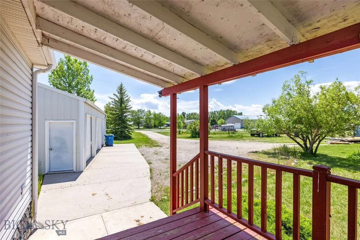 Covered back deck