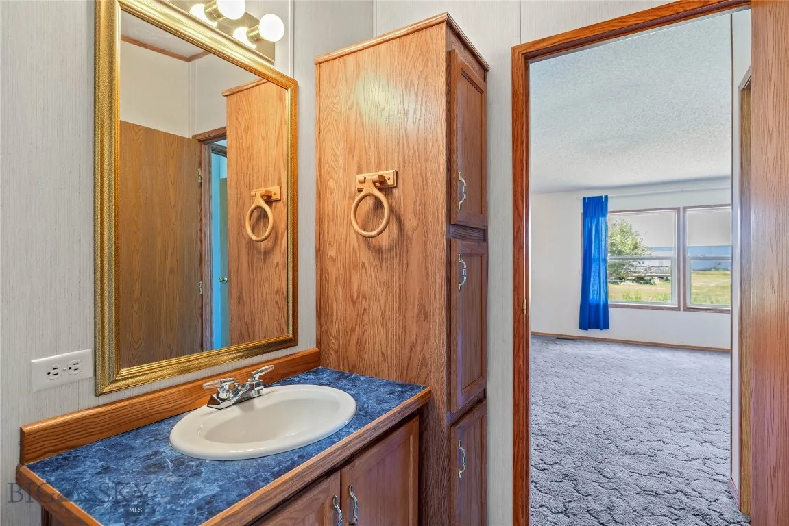 2nd bathroom
