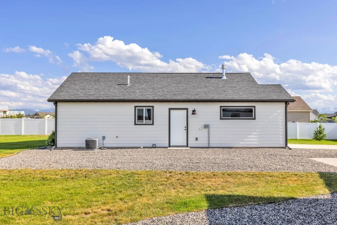 915 Stewart Loop, Bozeman, Montana 59718, Bozeman, Montana 59718, 4 Bedrooms Bedrooms, ,1 BathroomBathrooms,Residential,For Sale,915 Stewart Loop, Bozeman, Montana 59718,403196