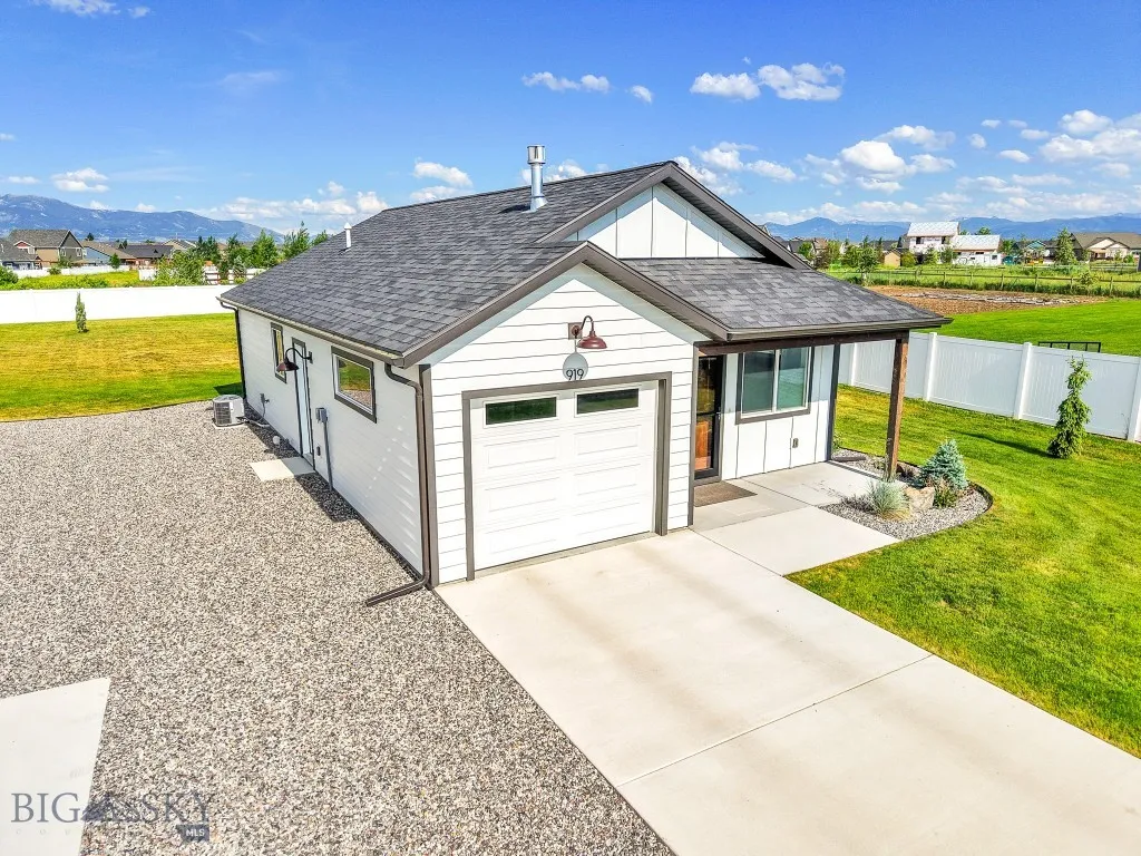 915 Stewart Loop, Bozeman, Montana 59718, Bozeman, Montana 59718, 4 Bedrooms Bedrooms, ,1 BathroomBathrooms,Residential,For Sale,915 Stewart Loop, Bozeman, Montana 59718,403196
