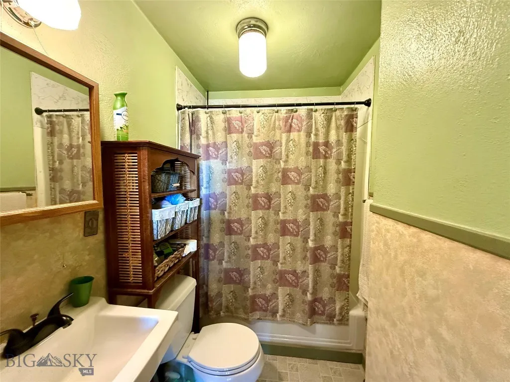 Hallway Bathroom #2