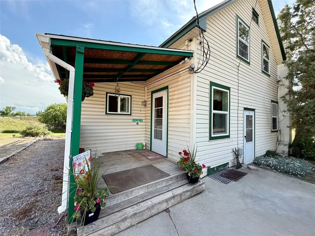 Covered Entry Way