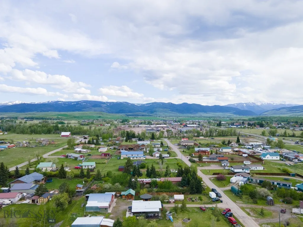 510 Table Mountain Dr, Gallatin Gateway, Montana 5, Gallatin Gateway, Montana 59730, 3 Bedrooms Bedrooms, ,2 BathroomsBathrooms,Residential,For Sale,510 Table Mountain Dr, Gallatin Gateway, Montana 5,403192
