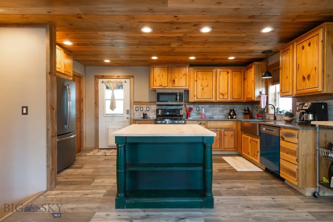 510 Table Mountain Dr, Gallatin Gateway, Montana 5, Gallatin Gateway, Montana 59730, 3 Bedrooms Bedrooms, ,2 BathroomsBathrooms,Residential,For Sale,510 Table Mountain Dr, Gallatin Gateway, Montana 5,403192