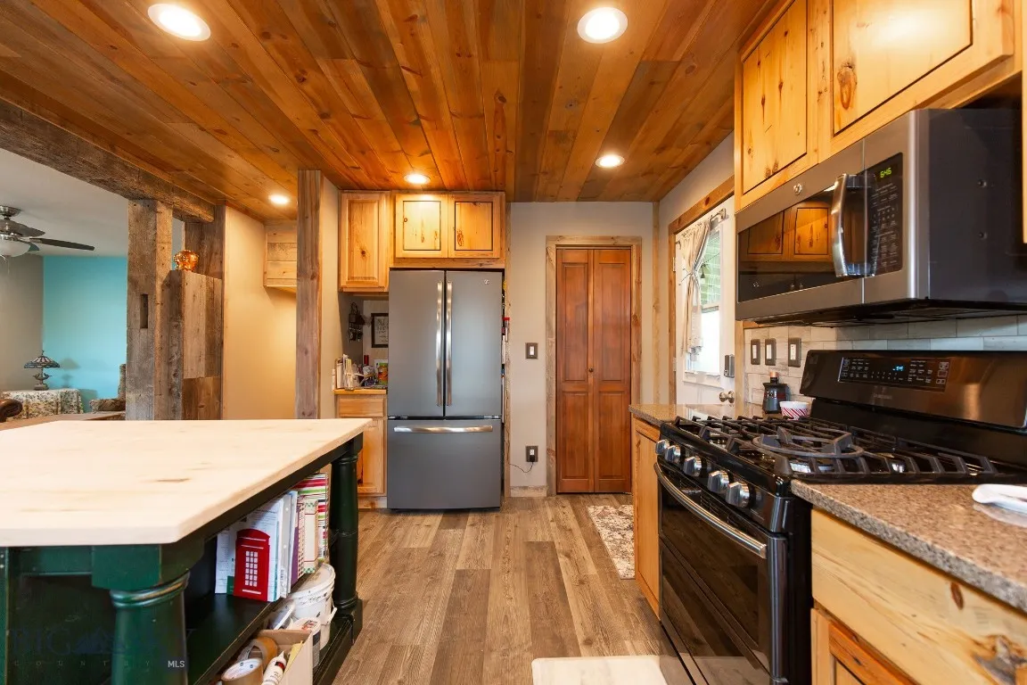 510 Table Mountain Dr, Gallatin Gateway, Montana 5, Gallatin Gateway, Montana 59730, 3 Bedrooms Bedrooms, ,2 BathroomsBathrooms,Residential,For Sale,510 Table Mountain Dr, Gallatin Gateway, Montana 5,403192