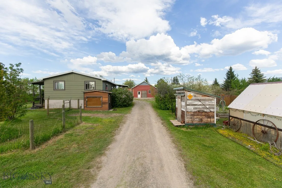 510 Table Mountain Dr, Gallatin Gateway, Montana 5, Gallatin Gateway, Montana 59730, ,Residential Income,For Sale,510 Table Mountain Dr, Gallatin Gateway, Montana 5,392597