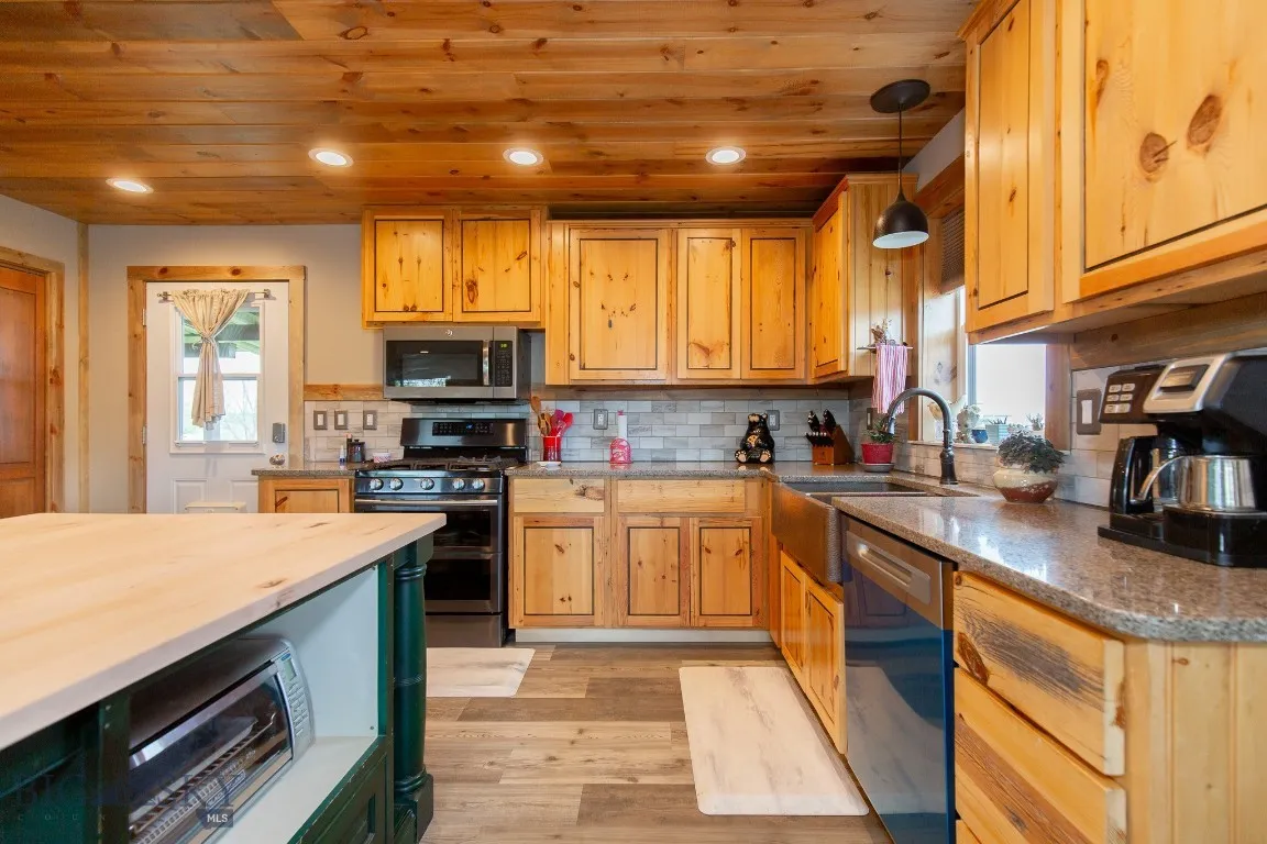 510 Table Mountain Dr, Gallatin Gateway, Montana 5, Gallatin Gateway, Montana 59730, ,Residential Income,For Sale,510 Table Mountain Dr, Gallatin Gateway, Montana 5,392597