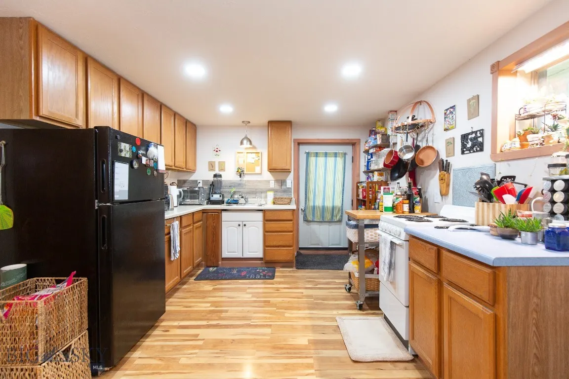 510 Table Mountain Dr, Gallatin Gateway, Montana 5, Gallatin Gateway, Montana 59730, ,Residential Income,For Sale,510 Table Mountain Dr, Gallatin Gateway, Montana 5,392597