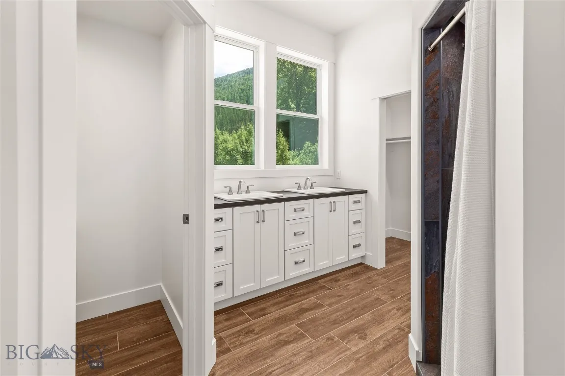 189 Blue Creek Road, Heron, Montana 59844, Heron, Montana 59844, 3 Bedrooms Bedrooms, ,2 BathroomsBathrooms,Residential,For Sale,189 Blue Creek Road, Heron, Montana 59844,403153