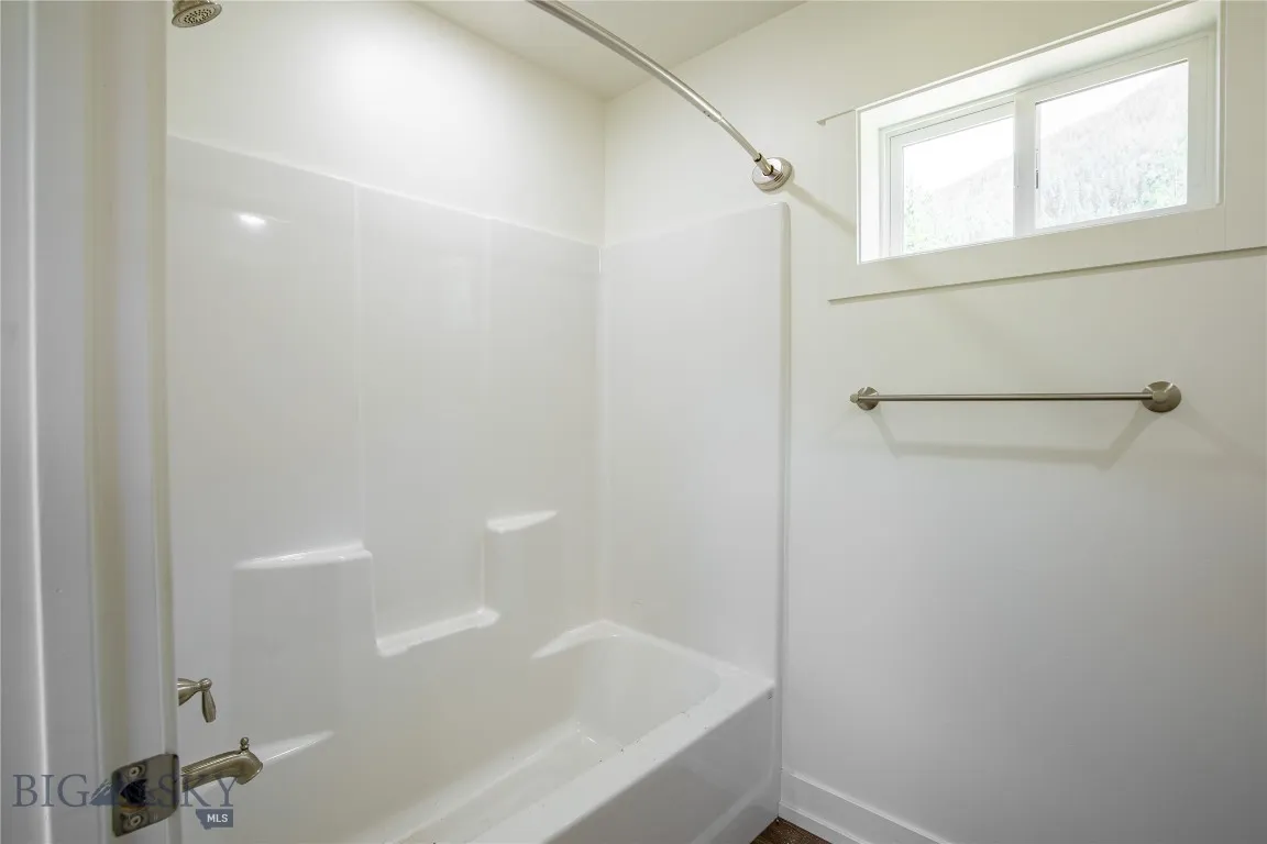 189 Blue Creek Road, Heron, Montana 59844, Heron, Montana 59844, 3 Bedrooms Bedrooms, ,2 BathroomsBathrooms,Residential,For Sale,189 Blue Creek Road, Heron, Montana 59844,403153