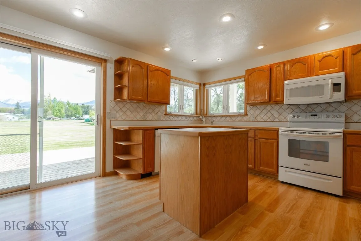 509 E Poppleton, Sheridan, Montana 59749, Sheridan, Montana 59749, 4 Bedrooms Bedrooms, ,1 BathroomBathrooms,Residential,For Sale,509 E Poppleton, Sheridan, Montana 59749,0,402724