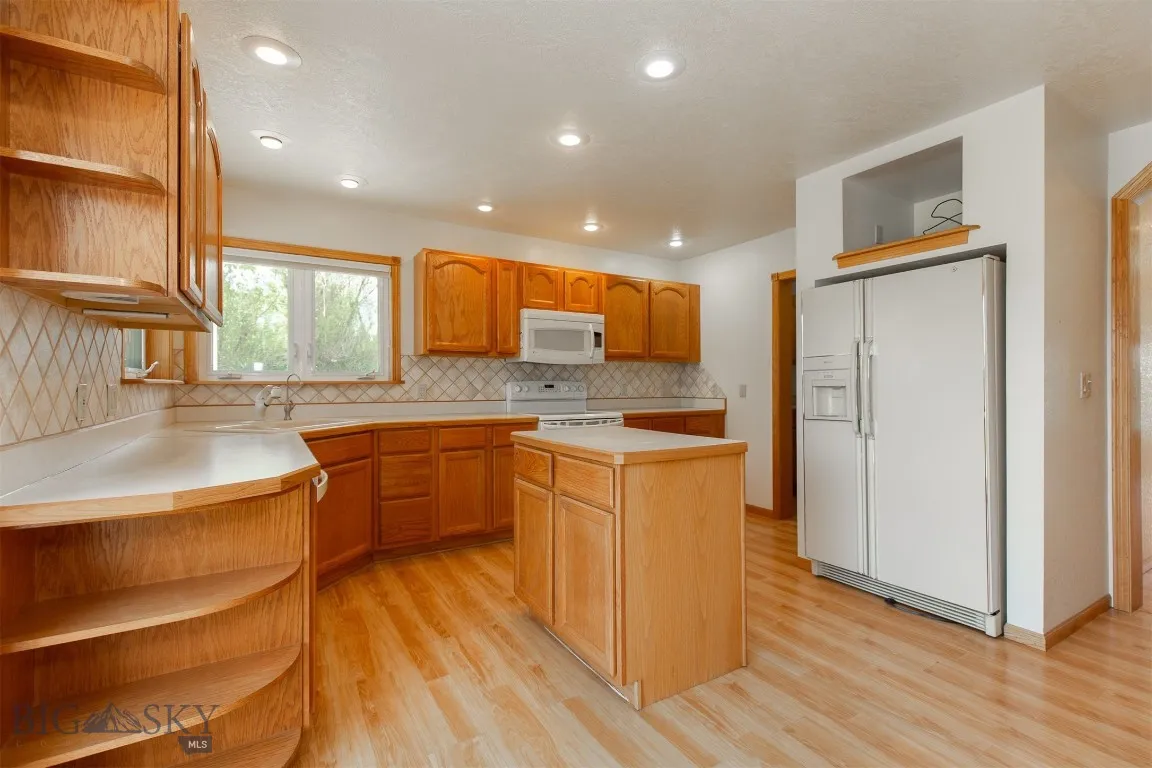 509 E Poppleton, Sheridan, Montana 59749, Sheridan, Montana 59749, 4 Bedrooms Bedrooms, ,1 BathroomBathrooms,Residential,For Sale,509 E Poppleton, Sheridan, Montana 59749,0,402724