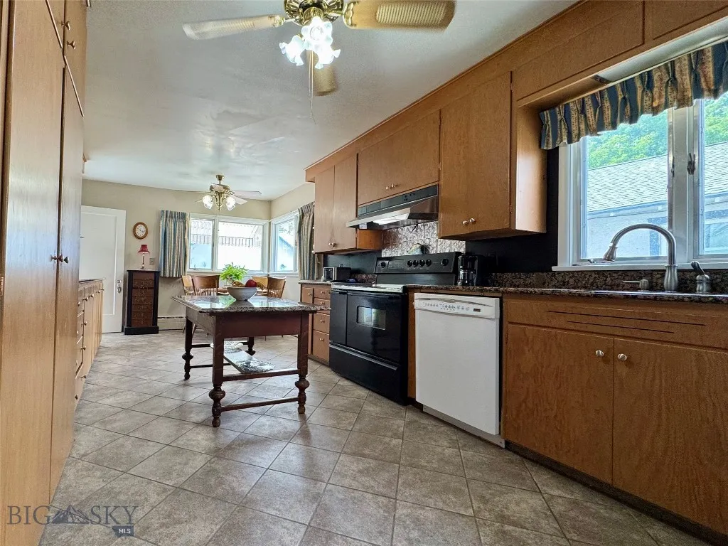 108 S 8th St., Livingston, Montana 59047, Livingston, Montana 59047, 3 Bedrooms Bedrooms, ,1 BathroomBathrooms,Residential,For Sale,108 S 8th St., Livingston, Montana 59047,403102