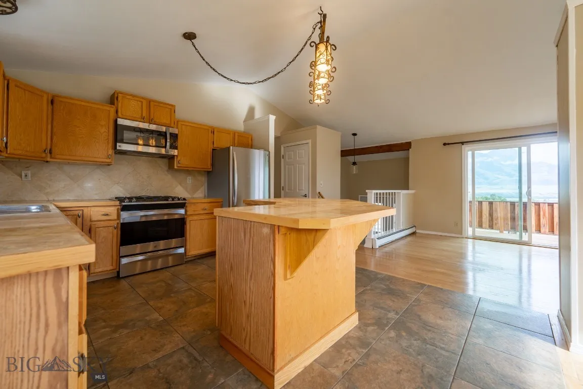 Main floor, kitchen with an island