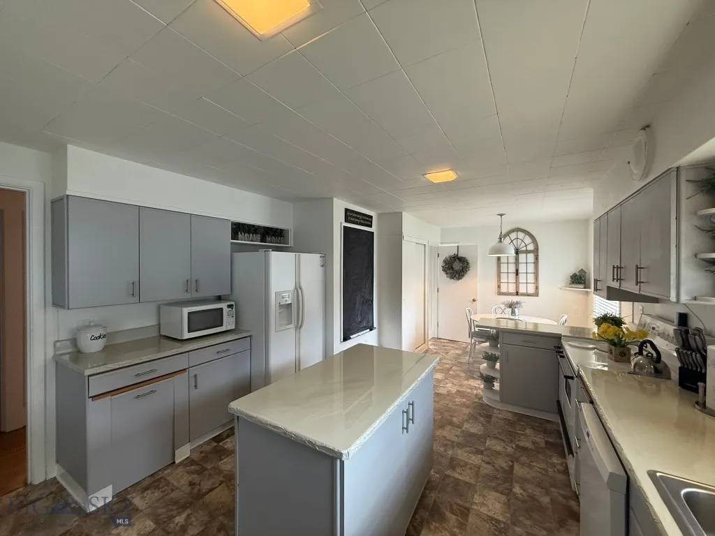 2821 Edwards, Butte, Montana 59701, Butte, Montana 59701, 5 Bedrooms Bedrooms, ,3 BathroomsBathrooms,Residential,For Sale,2821 Edwards, Butte, Montana 59701,0,403210