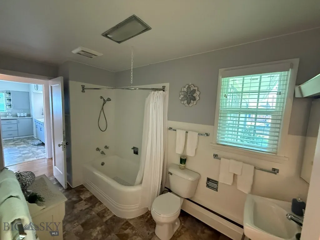 2821 Edwards, Butte, Montana 59701, Butte, Montana 59701, 5 Bedrooms Bedrooms, ,3 BathroomsBathrooms,Residential,For Sale,2821 Edwards, Butte, Montana 59701,0,403210