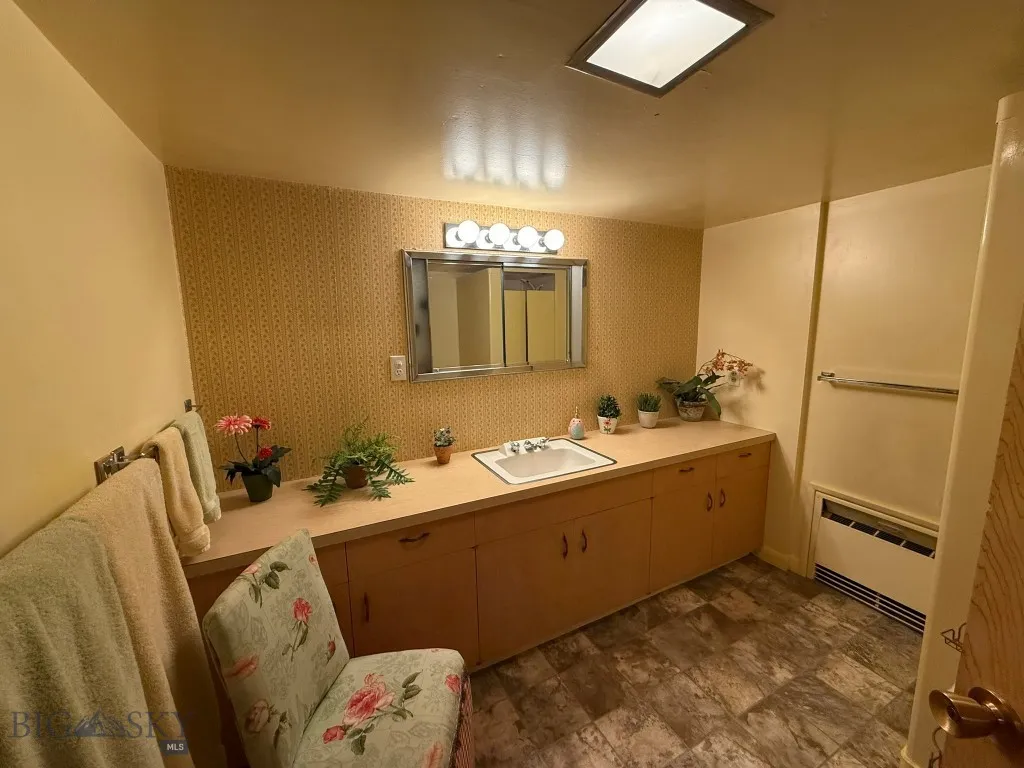 2821 Edwards, Butte, Montana 59701, Butte, Montana 59701, 5 Bedrooms Bedrooms, ,3 BathroomsBathrooms,Residential,For Sale,2821 Edwards, Butte, Montana 59701,0,403210