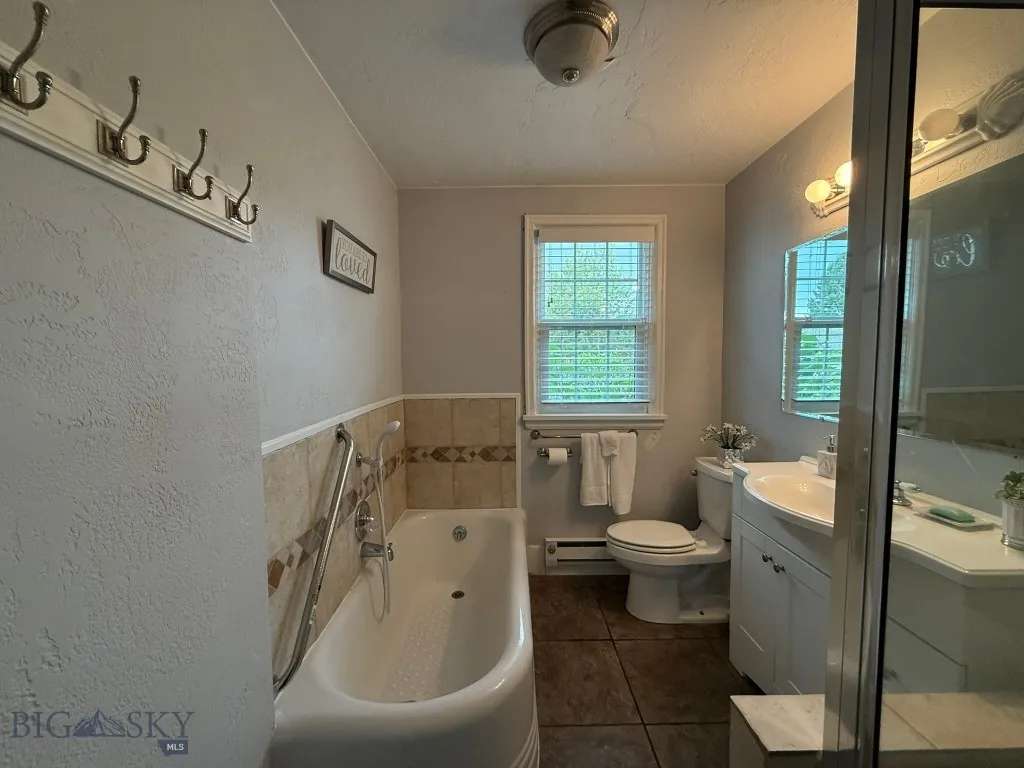 2821 Edwards, Butte, Montana 59701, Butte, Montana 59701, 5 Bedrooms Bedrooms, ,3 BathroomsBathrooms,Residential,For Sale,2821 Edwards, Butte, Montana 59701,0,403210