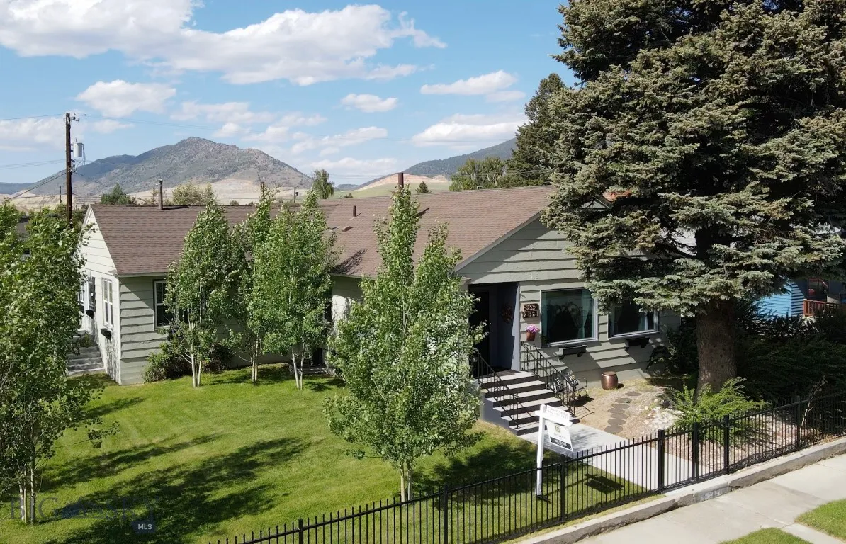 2821 Edwards, Butte, Montana 59701, Butte, Montana 59701, 5 Bedrooms Bedrooms, ,3 BathroomsBathrooms,Residential,For Sale,2821 Edwards, Butte, Montana 59701,0,403210