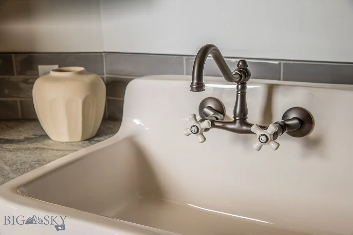 198 Elk Ridge Road, Livingston, Montana 59047, Livingston, Montana 59047, 4 Bedrooms Bedrooms, ,2 BathroomsBathrooms,Residential,For Sale,198 Elk Ridge Road, Livingston, Montana 59047,402303