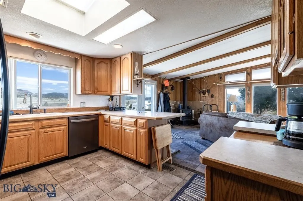119043 Battle Ridge Road, Butte, Montana 59750, Butte, Montana 59750, 3 Bedrooms Bedrooms, ,2 BathroomsBathrooms,Residential,For Sale,119043 Battle Ridge Road, Butte, Montana 59750,0,403301