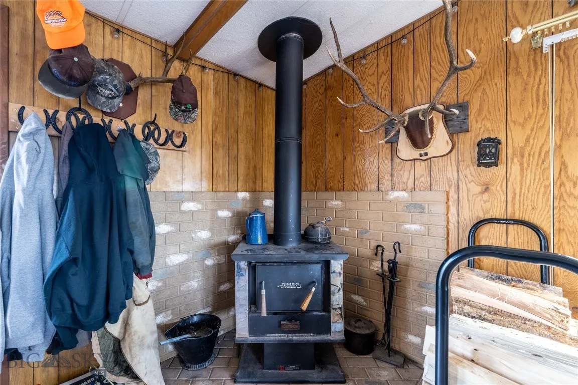 119043 Battle Ridge Road, Butte, Montana 59750, Butte, Montana 59750, 3 Bedrooms Bedrooms, ,2 BathroomsBathrooms,Residential,For Sale,119043 Battle Ridge Road, Butte, Montana 59750,0,403301