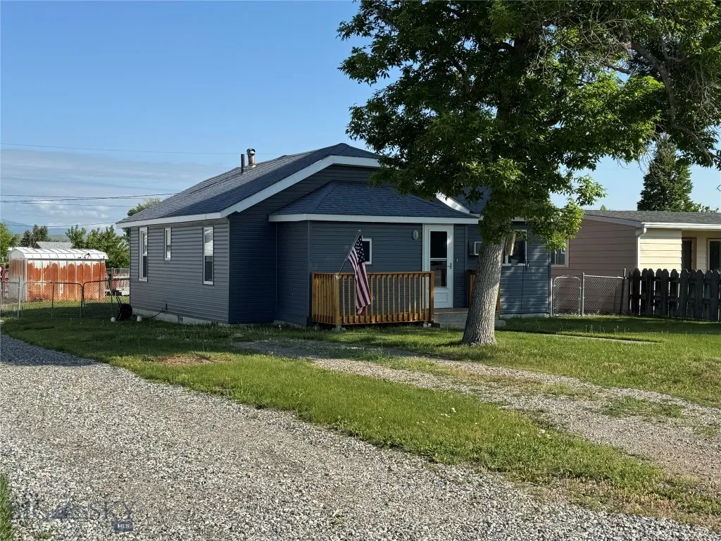 512 W 4th Ave, Big Timber, Montana 59011, Big Timber, Montana 59011, 2 Bedrooms Bedrooms, ,1 BathroomBathrooms,Residential,For Sale,512 W 4th Ave, Big Timber, Montana 59011,403278