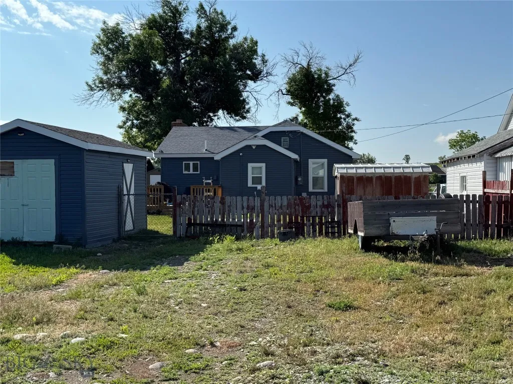 512 W 4th Ave, Big Timber, Montana 59011, Big Timber, Montana 59011, 2 Bedrooms Bedrooms, ,1 BathroomBathrooms,Residential,For Sale,512 W 4th Ave, Big Timber, Montana 59011,403278