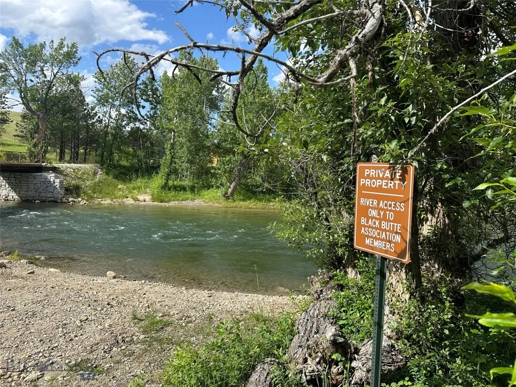 10 Beaver Dam, Roscoe, Montana 59071, Roscoe, Montana 59071, 4 Bedrooms Bedrooms, ,3 BathroomsBathrooms,Residential,For Sale,10 Beaver Dam, Roscoe, Montana 59071,0,403308