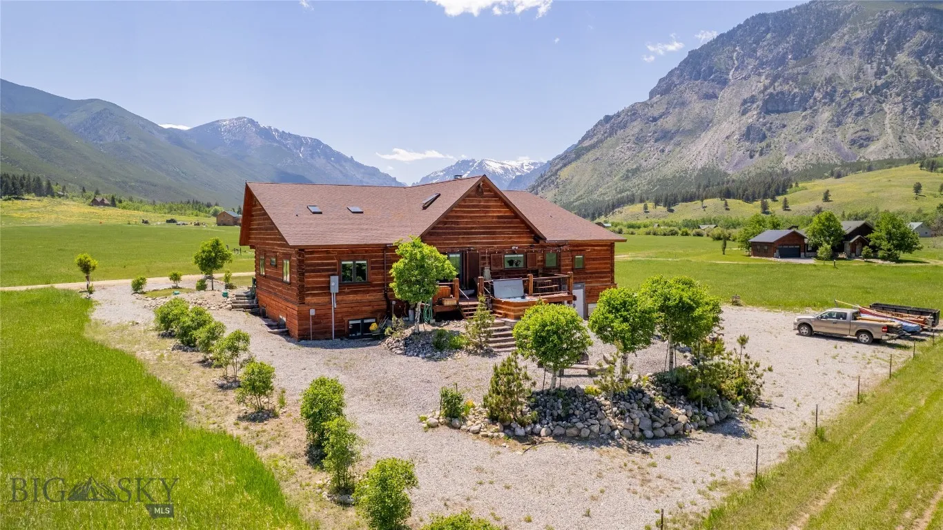 10 Beaver Dam, Roscoe, Montana 59071, Roscoe, Montana 59071, 4 Bedrooms Bedrooms, ,3 BathroomsBathrooms,Residential,For Sale,10 Beaver Dam, Roscoe, Montana 59071,0,403308