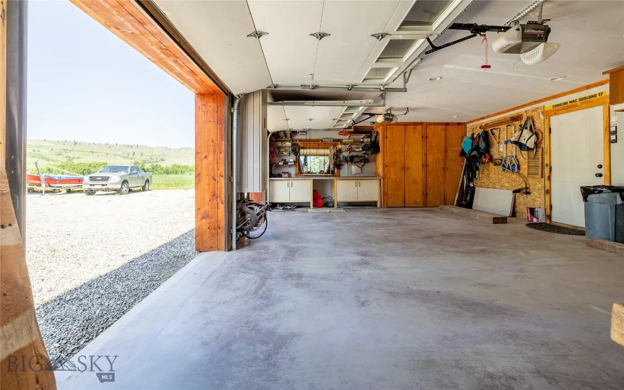 10 Beaver Dam, Roscoe, Montana 59071, Roscoe, Montana 59071, 4 Bedrooms Bedrooms, ,3 BathroomsBathrooms,Residential,For Sale,10 Beaver Dam, Roscoe, Montana 59071,0,403308