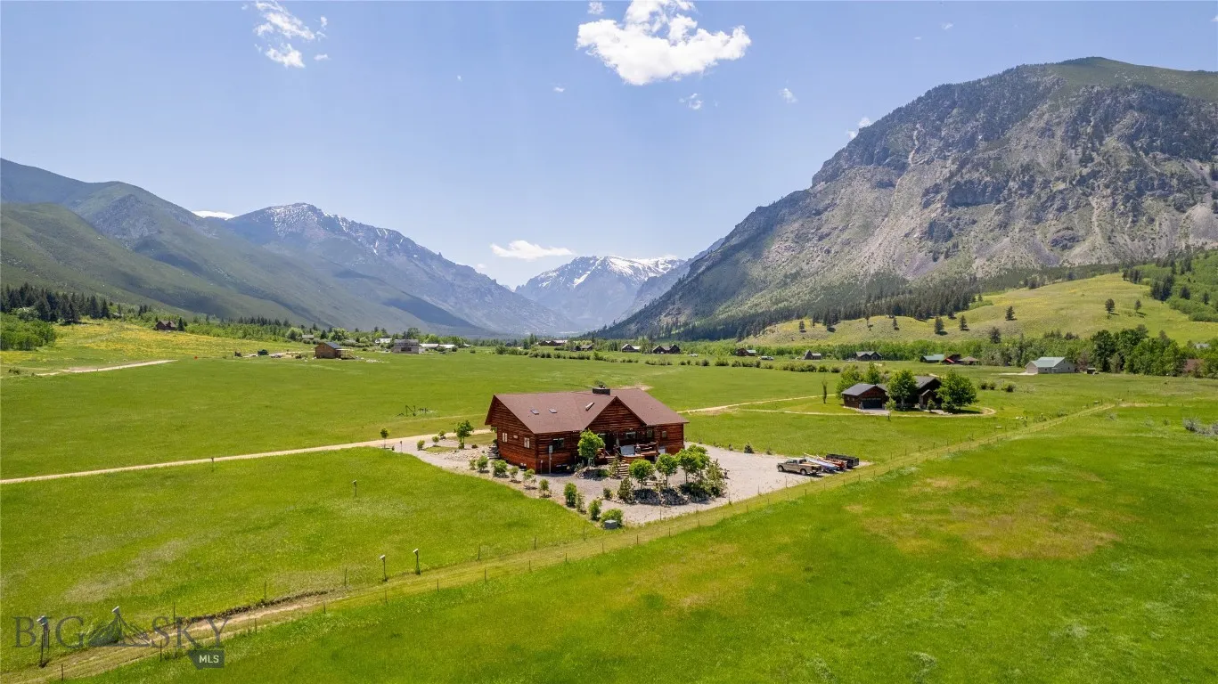10 Beaver Dam, Roscoe, Montana 59071, Roscoe, Montana 59071, 4 Bedrooms Bedrooms, ,3 BathroomsBathrooms,Residential,For Sale,10 Beaver Dam, Roscoe, Montana 59071,0,403308