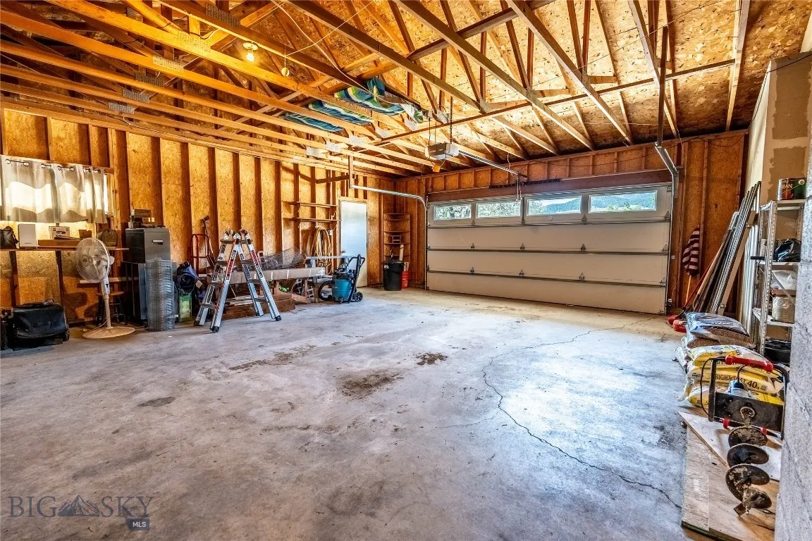 Oversized 2 Car Garage