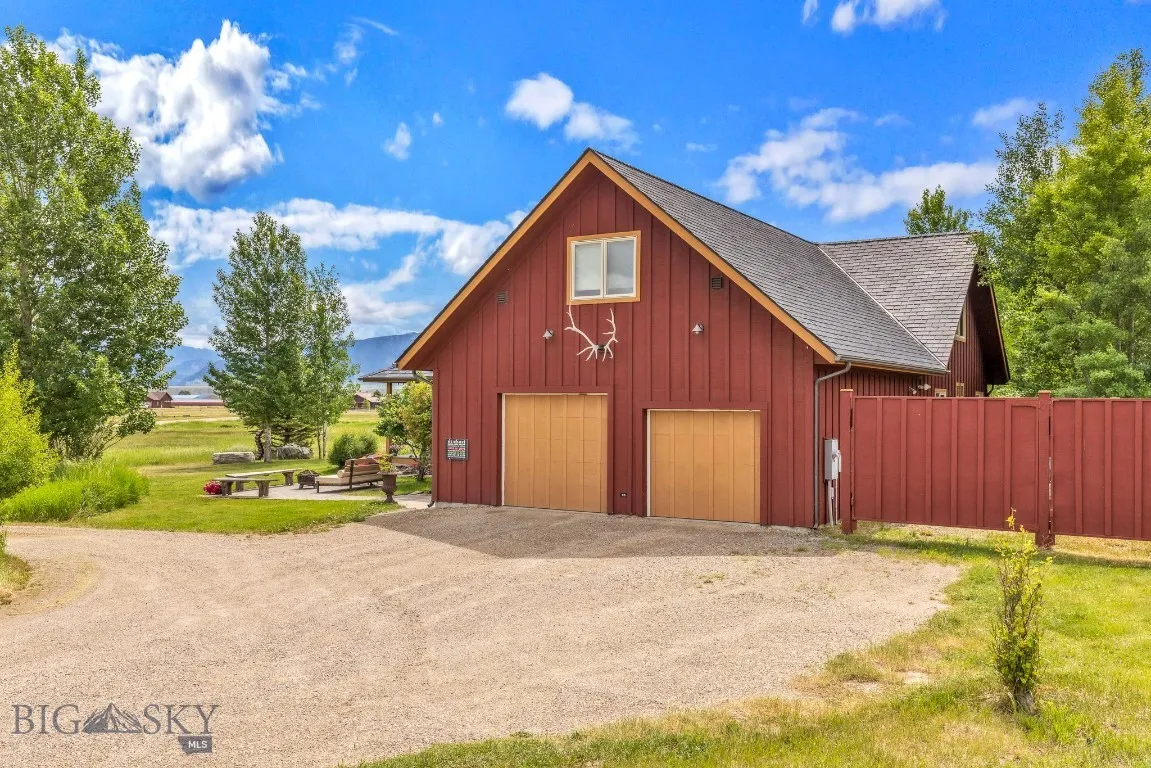 13 Blue Wing Road, Ennis, Montana 59729, Ennis, Montana 59729, 4 Bedrooms Bedrooms, ,2 BathroomsBathrooms,Residential,For Sale,13 Blue Wing Road, Ennis, Montana 59729,0,403101