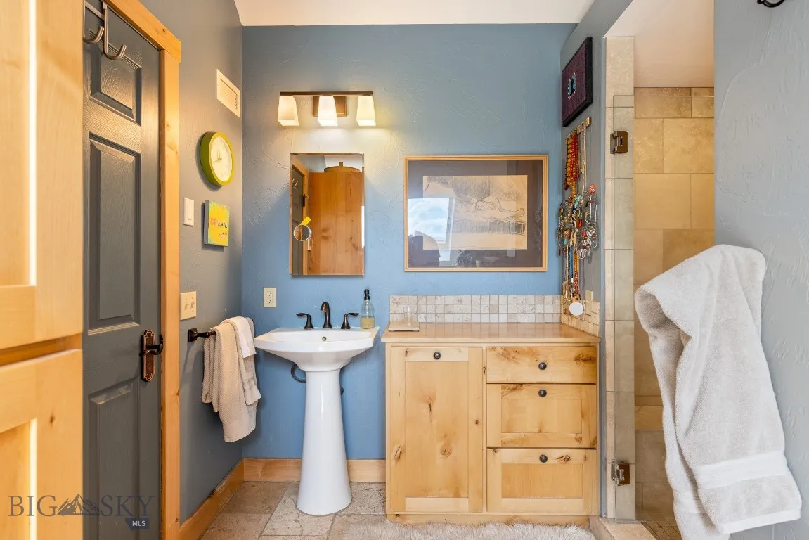 13 Blue Wing Road, Ennis, Montana 59729, Ennis, Montana 59729, 4 Bedrooms Bedrooms, ,2 BathroomsBathrooms,Residential,For Sale,13 Blue Wing Road, Ennis, Montana 59729,0,403101