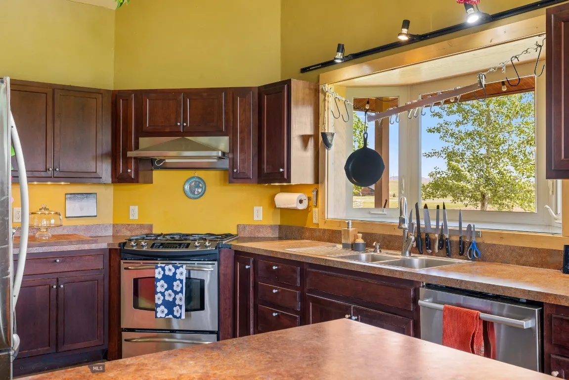13 Blue Wing Road, Ennis, Montana 59729, Ennis, Montana 59729, 4 Bedrooms Bedrooms, ,2 BathroomsBathrooms,Residential,For Sale,13 Blue Wing Road, Ennis, Montana 59729,0,403101