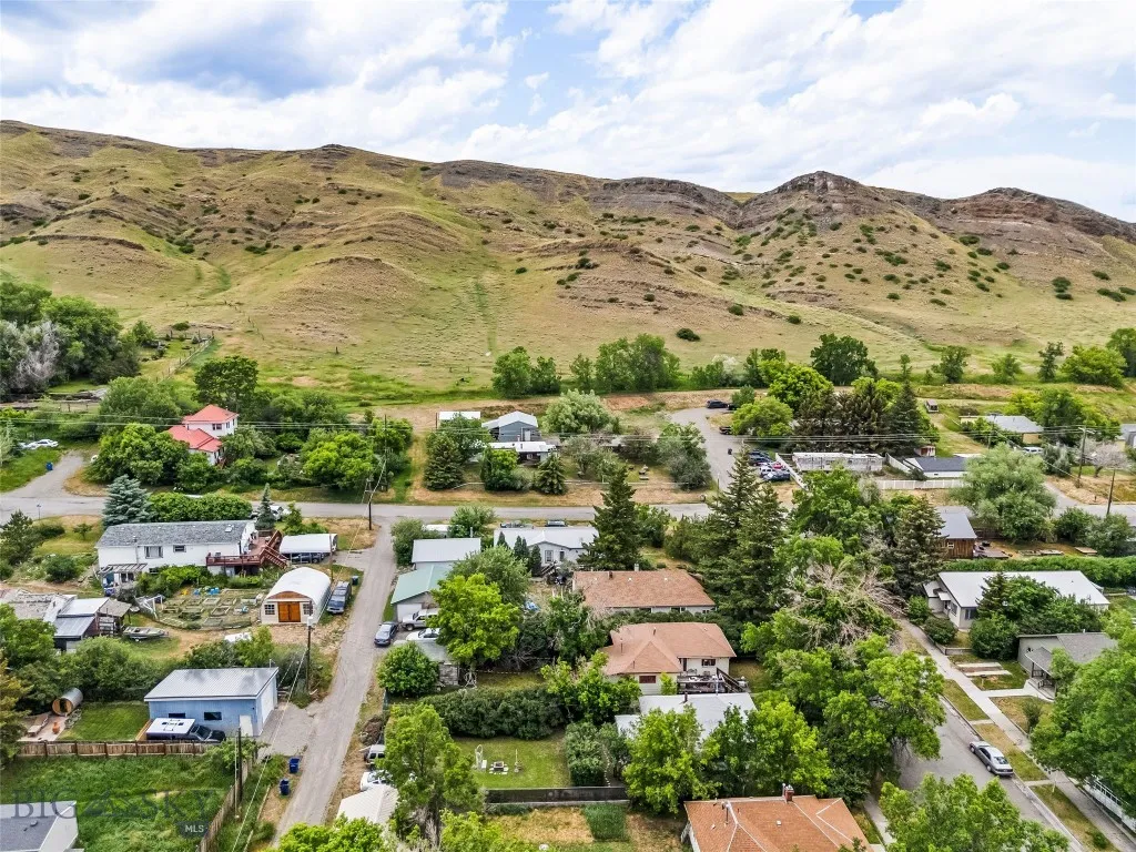 523 N I Street, Livingston, Montana 59047, Livingston, Montana 59047, 3 Bedrooms Bedrooms, ,1 BathroomBathrooms,Residential,For Sale,523 N I Street, Livingston, Montana 59047,403240