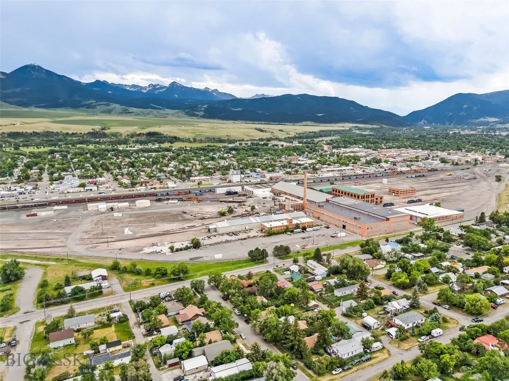 523 N I Street, Livingston, Montana 59047, Livingston, Montana 59047, 3 Bedrooms Bedrooms, ,1 BathroomBathrooms,Residential,For Sale,523 N I Street, Livingston, Montana 59047,403240