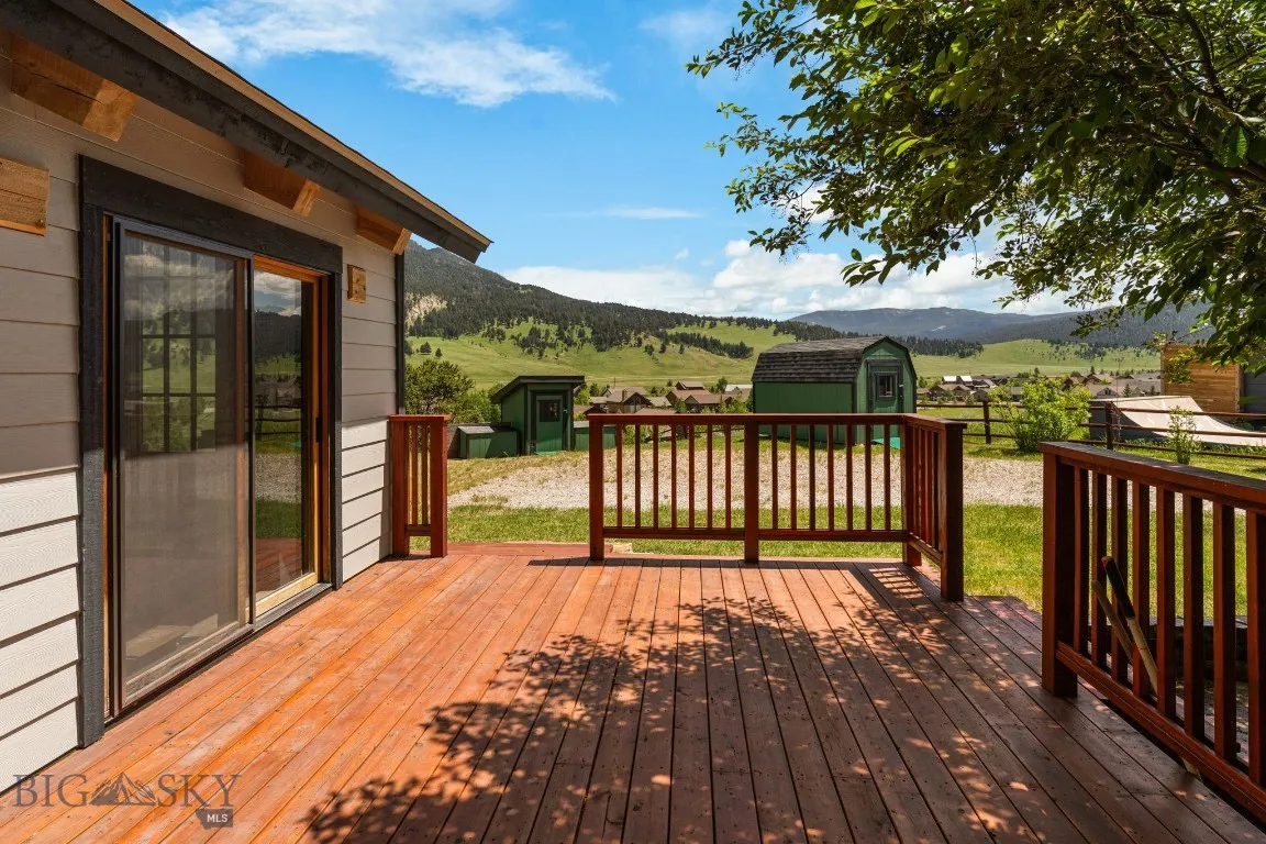 250 Silver Run Road, Gallatin Gateway, Montana 597, Gallatin Gateway, Montana 59730, 3 Bedrooms Bedrooms, ,3 BathroomsBathrooms,Residential,For Sale,250 Silver Run Road, Gallatin Gateway, Montana 597,403255