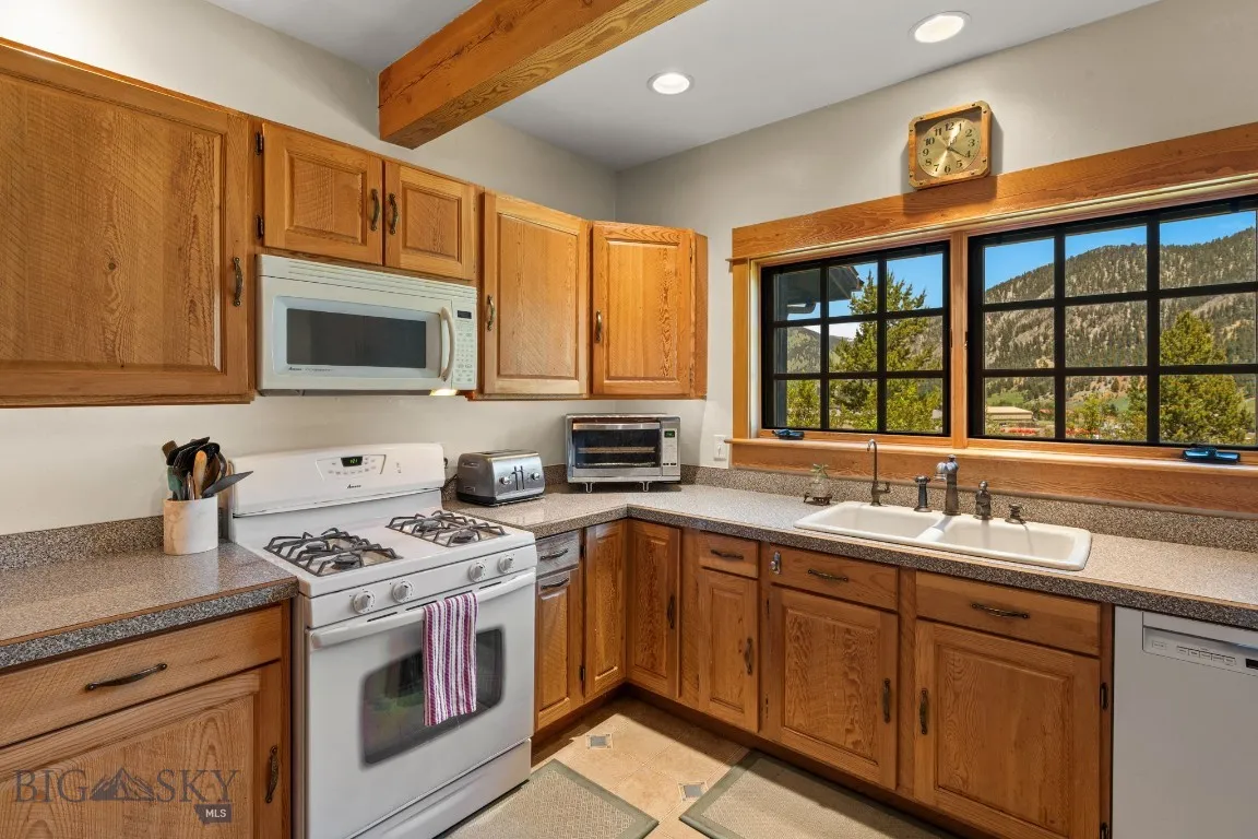 250 Silver Run Road, Gallatin Gateway, Montana 597, Gallatin Gateway, Montana 59730, 3 Bedrooms Bedrooms, ,3 BathroomsBathrooms,Residential,For Sale,250 Silver Run Road, Gallatin Gateway, Montana 597,403255