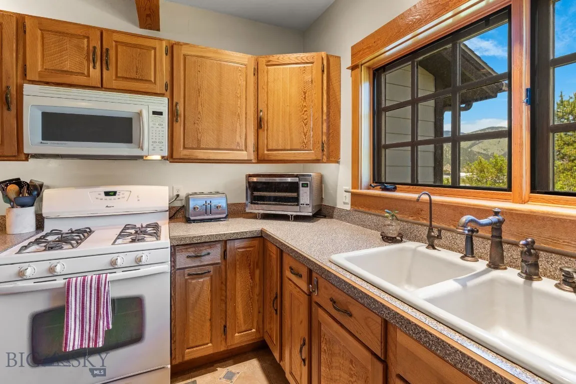 250 Silver Run Road, Gallatin Gateway, Montana 597, Gallatin Gateway, Montana 59730, 3 Bedrooms Bedrooms, ,3 BathroomsBathrooms,Residential,For Sale,250 Silver Run Road, Gallatin Gateway, Montana 597,403255